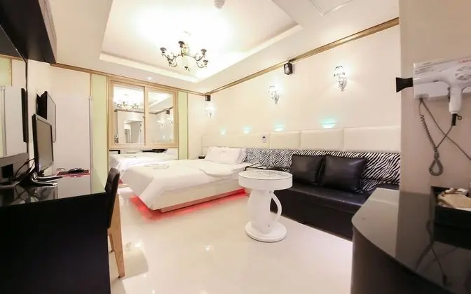 Oda (Standard Double (Latex Bed Netflix Av)