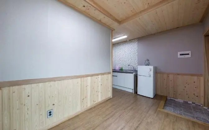 Oda (Cornus Fruit Room)