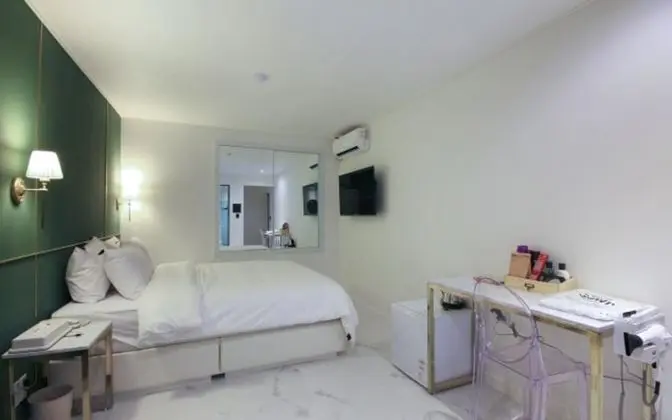 Oda (Deluxe (with styler + latex bed + iro)