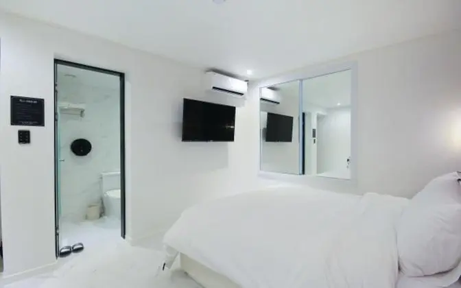 Oda (Deluxe (with styler + latex bed + iro)