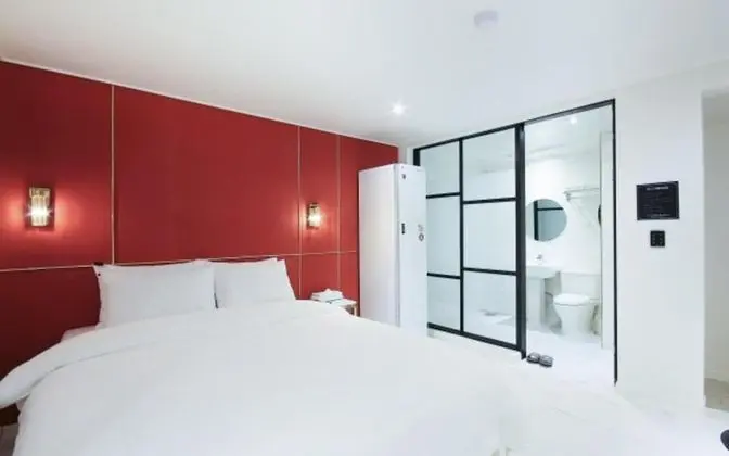 Oda (Deluxe (with styler + latex bed + iro)