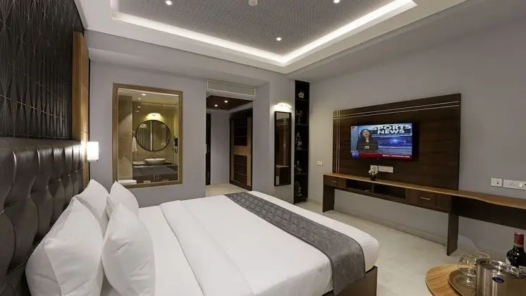 Premium Tek Büyük Yataklı Oda