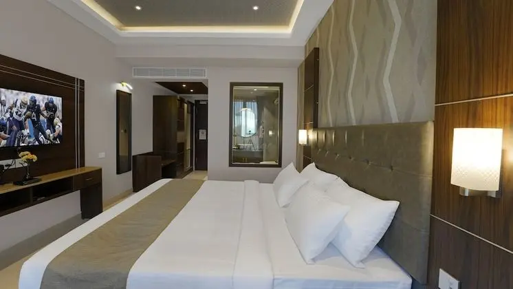 Premium Tek Büyük Yataklı Oda