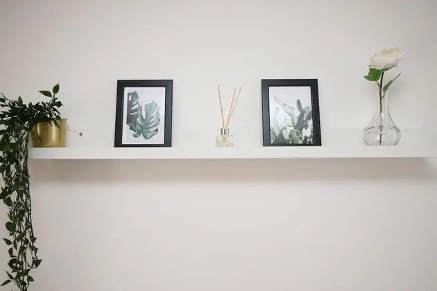 Ev