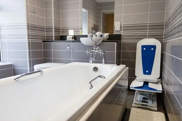 Twin (Twin with Bath)
