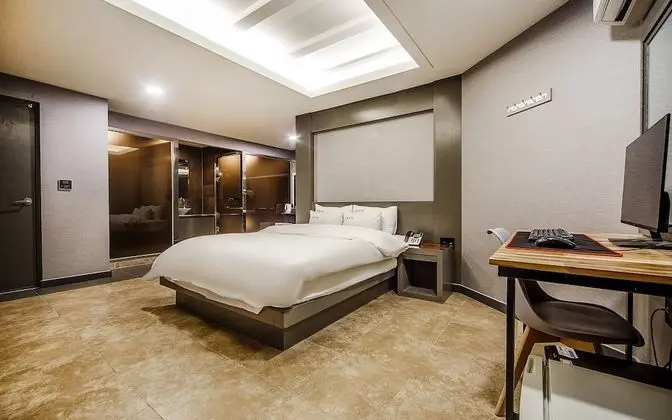 Oda (Special Room B (Netflix 75inch TV Air)