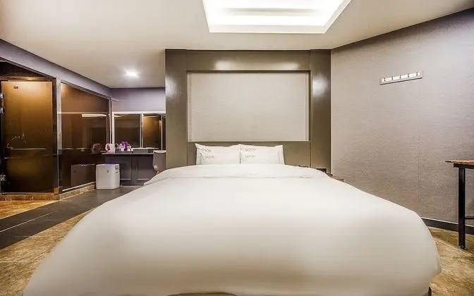 Oda (Special Room B (Netflix 75inch TV Air)