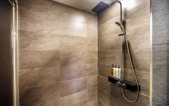 Oda (Special Room B (Netflix 75inch TV Air)