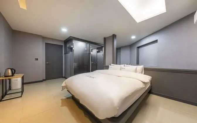 Oda (Special Room B (Netflix 75inch TV Air)