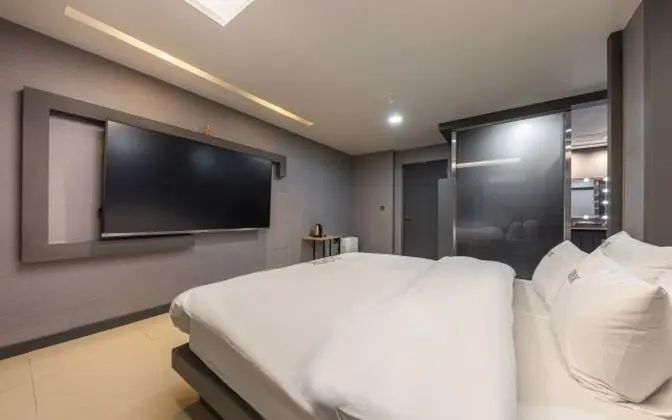 Oda (Special Room B (Netflix 75inch TV Air)