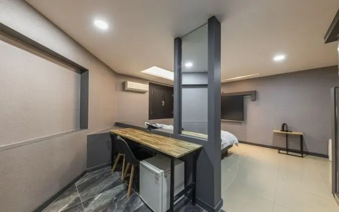 Oda (Special Room B (Netflix 75inch TV Air)