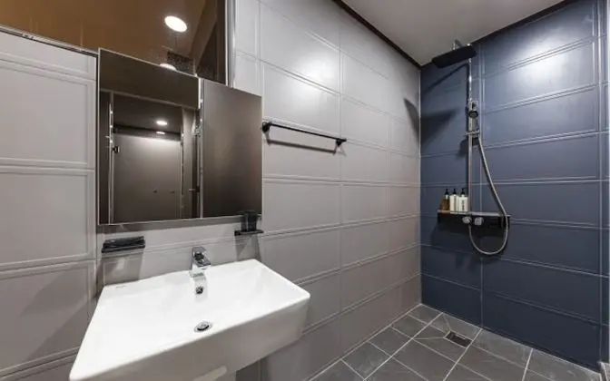 Oda (Special Room B (Netflix 75inch TV Air)