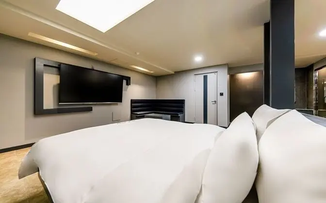 Oda (Special Room B (Netflix 75inch TV Air)