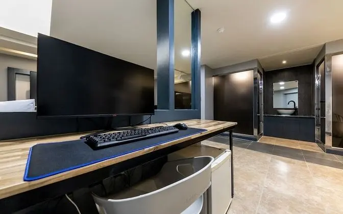 Oda (Special Room B (Netflix 75inch TV Air)