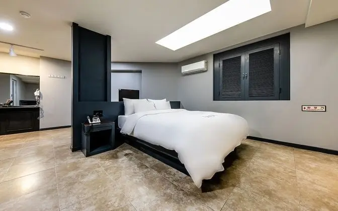 Oda (Special Room B (Netflix 75inch TV Air)