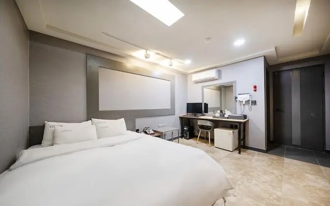 Oda (Standard Room (Netflix 65inch TV))