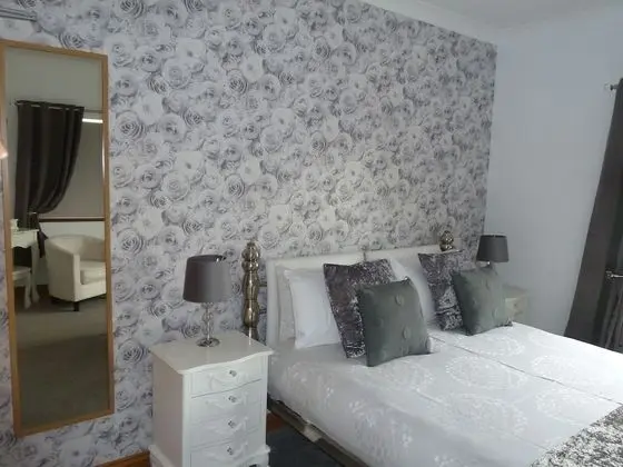 Deluxe Tek Büyük Yataklı Oda, Banyolu/Duşlu, Bahçe Manzaralı