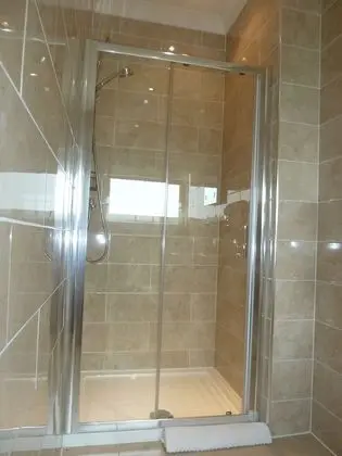 Tek Büyük Yataklı Oda, Banyolu/Duşlu