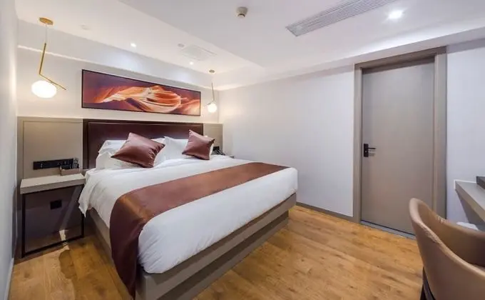 Deluxe Tek Büyük Yataklı Oda