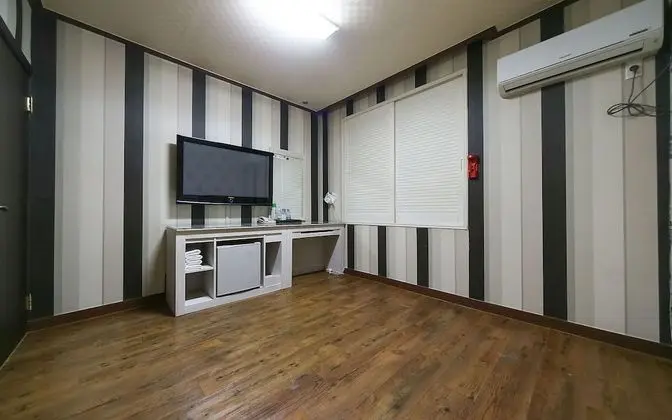 Oda (Ondol (Room Cooling Good / Price vs P)