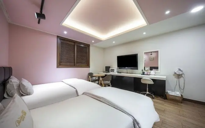 Oda (Business-Twin (Netflix/Single Beds/As)