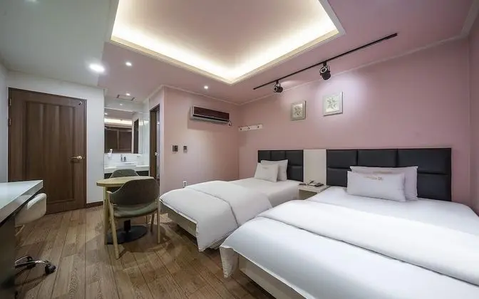 Oda (Business-Twin (Netflix/Single Beds/As)