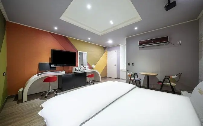 Oda (Standard(Netflix/Double/Ask Reception)