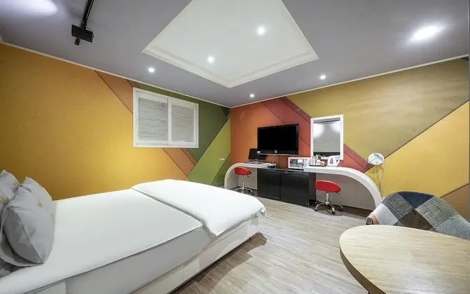 Oda (Standard(Netflix/Double/Ask Reception)