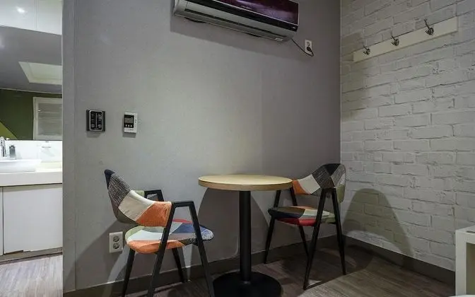 Oda (Standard(Netflix/Double/Ask Reception)