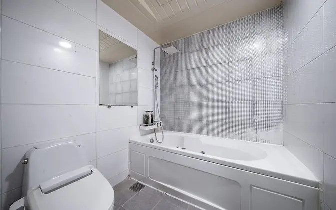 Oda (Standard(Netflix/Double/Ask Reception)