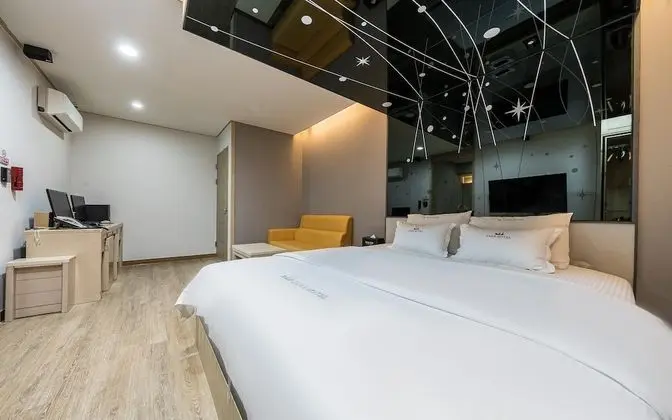 Oda (Deluxe Room A *2PC* (Netflix availabl)