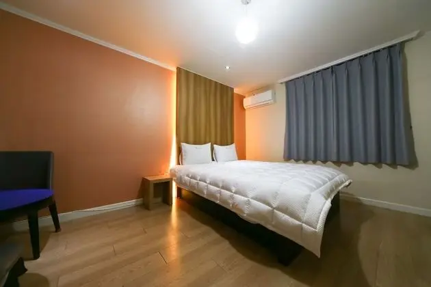 Premium Tek Büyük Yataklı Oda