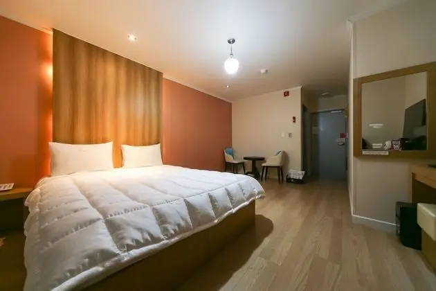 Premium Tek Büyük Yataklı Oda