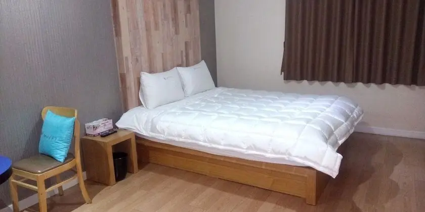 Premium Tek Büyük Yataklı Oda