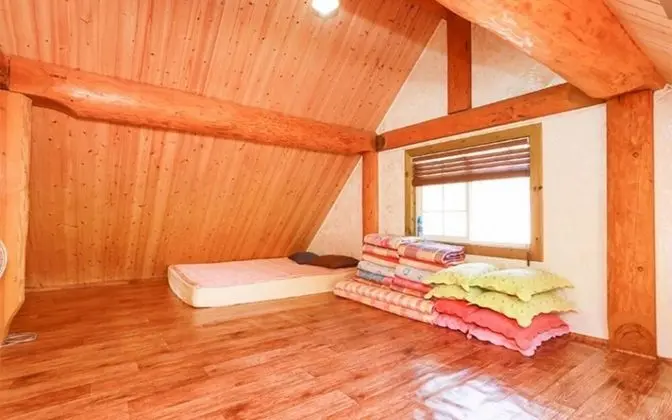 Oda (99m (Unshared House duplex))