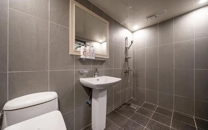 Oda (Deluxe - Netflix Available (Untact Pa)
