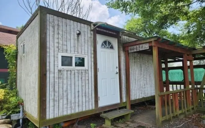 Oda (Caravan Lodge)