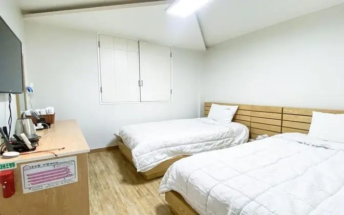 Oda (Twin Room - Non-Smoking/Netflix)