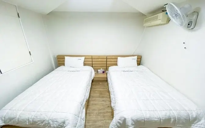 Oda (Twin Room - Non-Smoking/Netflix)