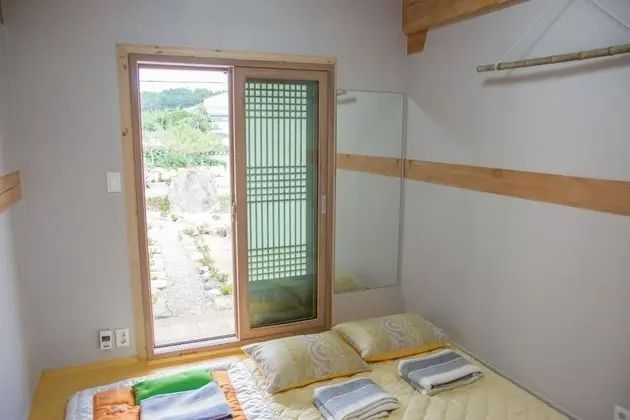 Basic Oda (Japanese apricot flower)