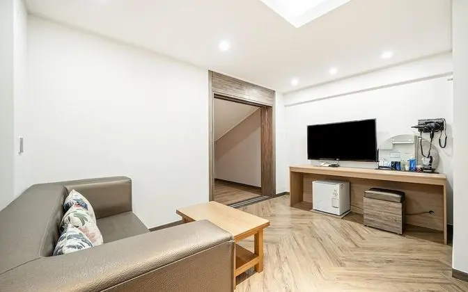 Oda (Family Room A (two-room type Netflix )