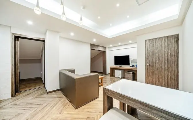 Oda (Family Room A (two-room type Netflix )