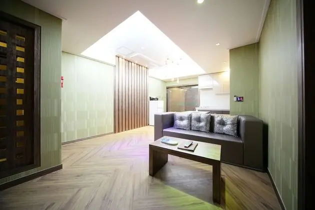 Oda (Family Room A (two-room type Netflix )