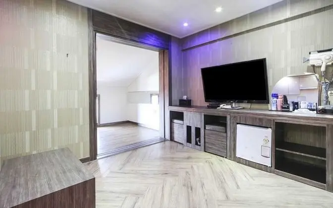 Oda (Family Room A (two-room type Netflix )