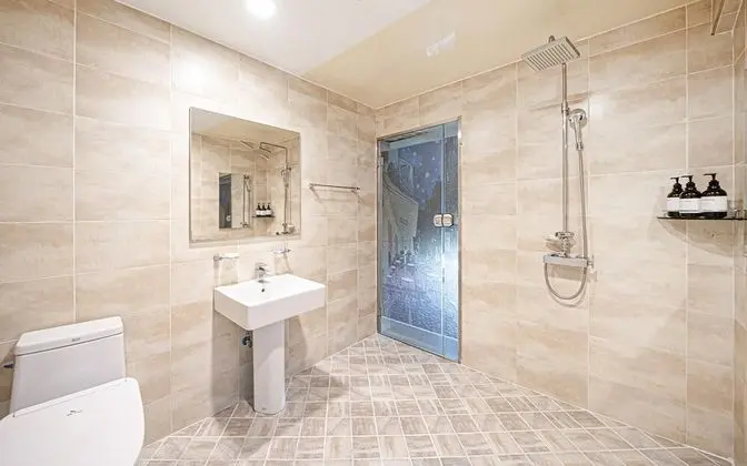 Oda (Family Room B (two-room type Netflix )