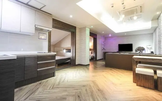 Oda (Family Room B (two-room type Netflix )