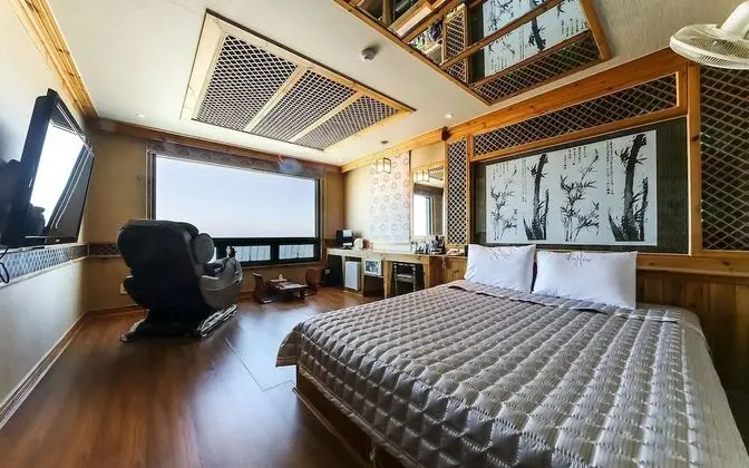 Oda (Special Room)