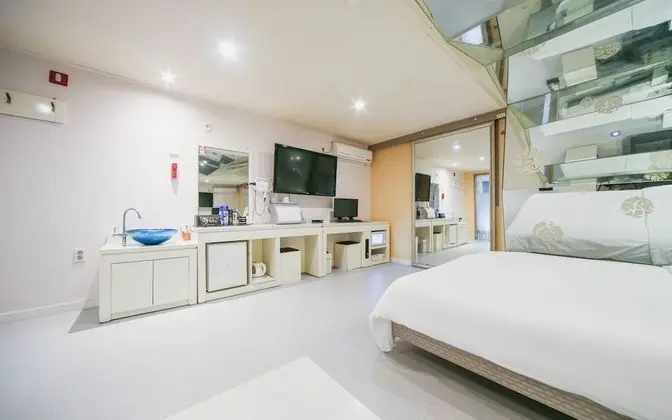 Oda (Deluxe (net-flix available/two-person)