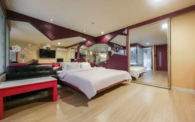 Oda (Deluxe (net-flix available/two-person)