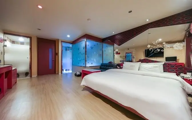 Oda (Deluxe (net-flix available/two-person)